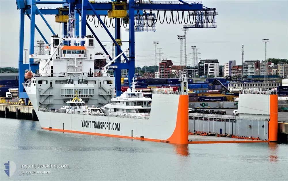 yacht express (Heavy Load Carrier) - IMO 9346029, MMSI 244870311, Call Sign PCEX under the flag of Netherlands