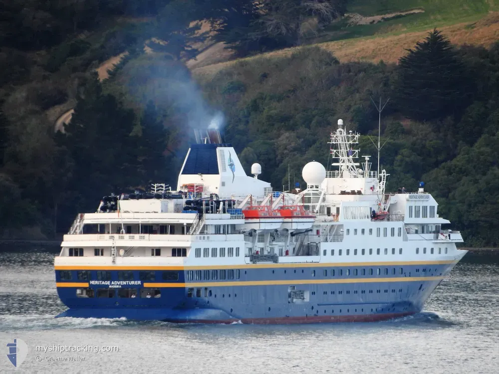 rcgs resolute (Passenger (Cruise) Ship) - IMO 9000168, MMSI 255806208, Call Sign CQAL6 under the flag of Madeira