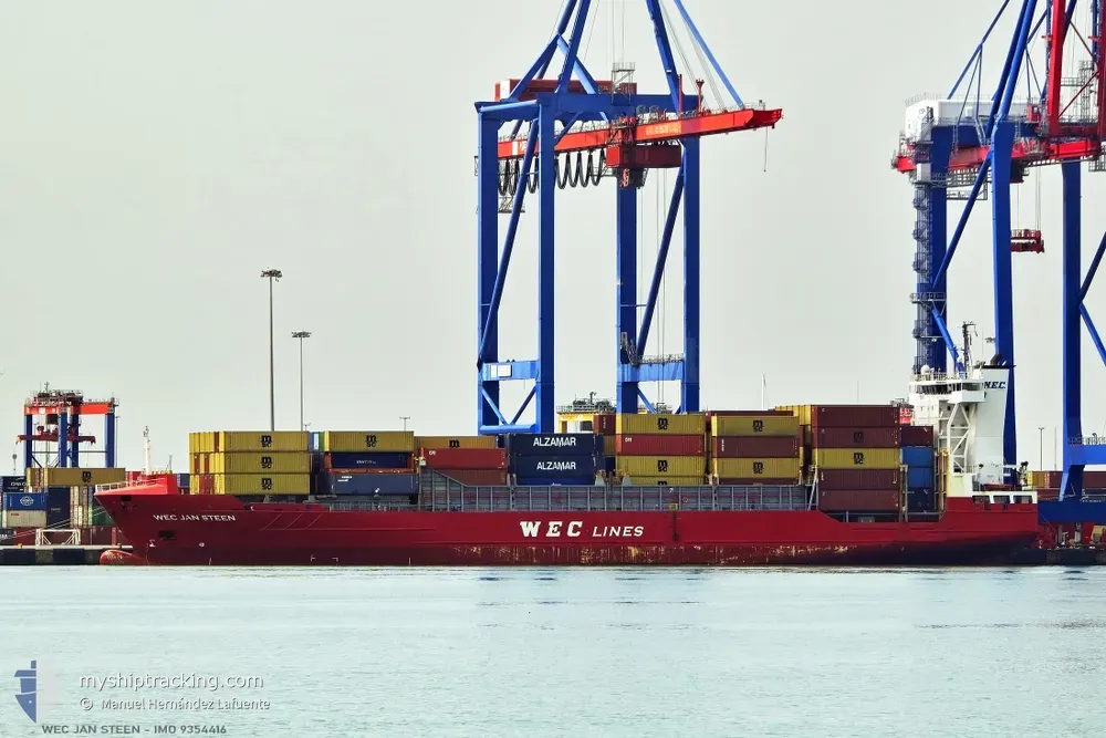 jsp slidur (Container Ship) - IMO 9354416, MMSI 255806280, Call Sign CQAU6 under the flag of Madeira