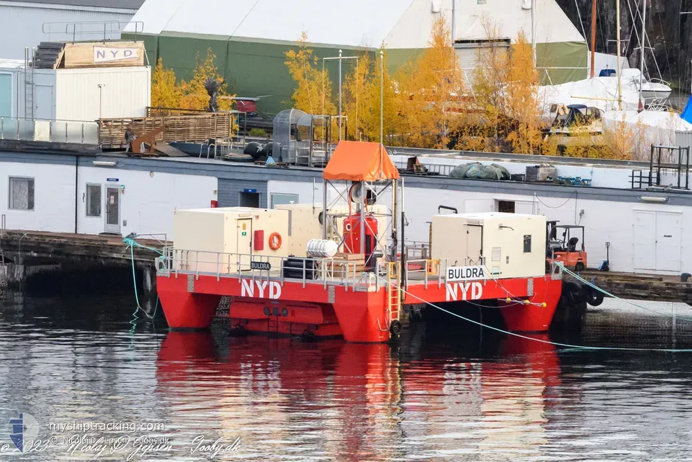 buldra (Diving ops) - IMO -, MMSI 257007310, Call Sign LF5777 under the flag of Norway