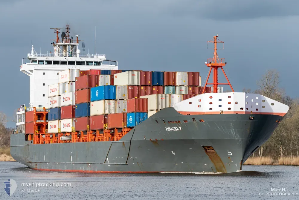 annalisa p (Container Ship) - IMO 9437141, MMSI 305313000, Call Sign V2QC8 under the flag of Antigua & Barbuda