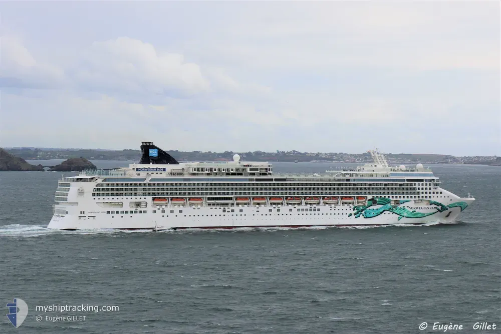 norwegian jade (Passenger (Cruise) Ship) - IMO 9304057, MMSI 308416000, Call Sign C6WK7 under the flag of Bahamas
