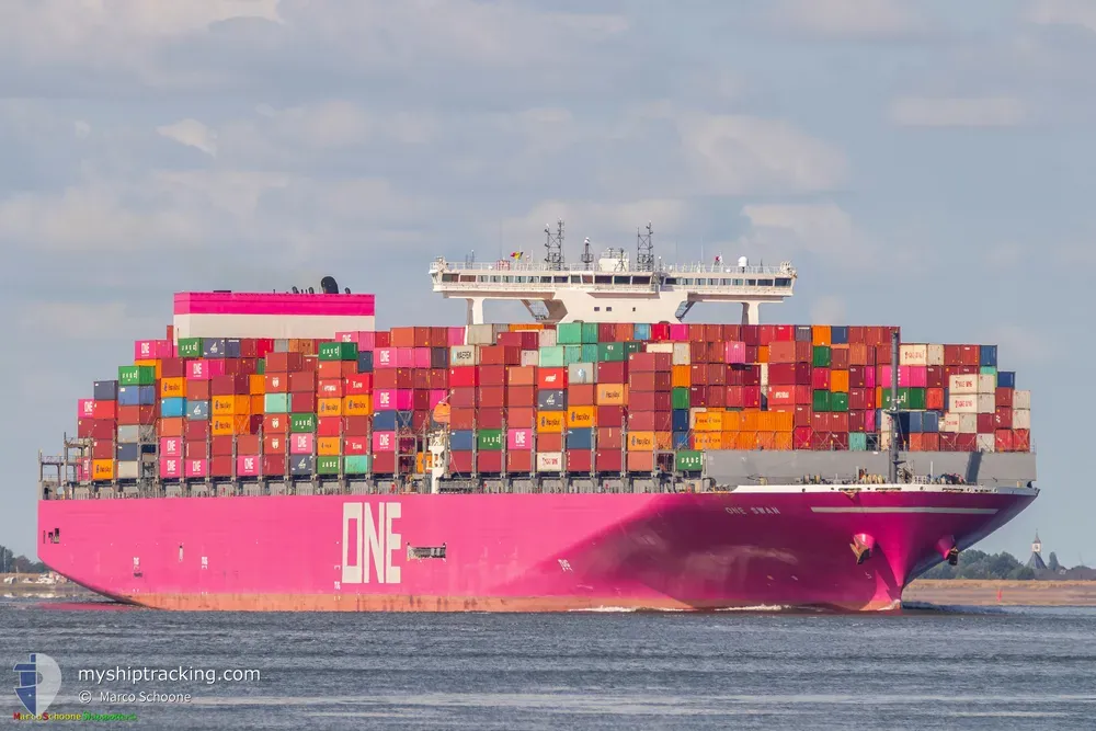 one swan (Container Ship) - IMO 9741437, MMSI 354928000, Call Sign HOJR under the flag of Panama