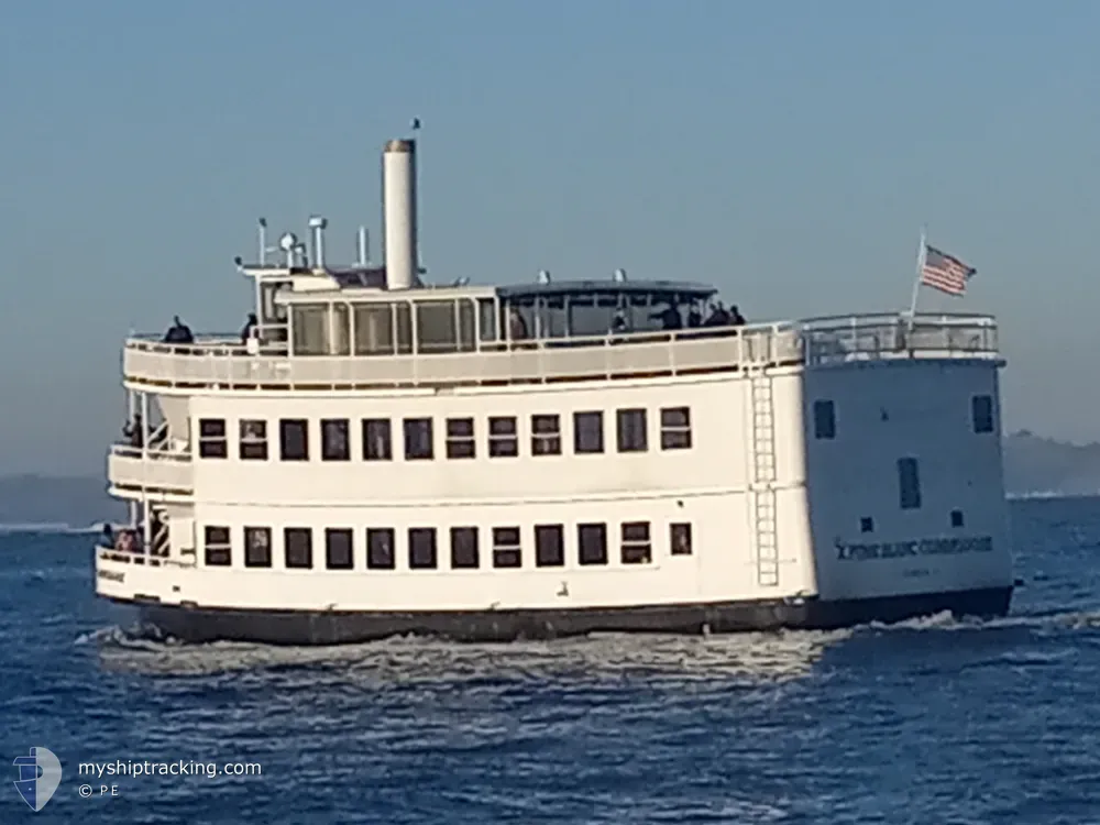 fume blanc commodore (Passenger ship) - IMO -, MMSI 367155780, Call Sign WDD5259 under the flag of United States (USA)
