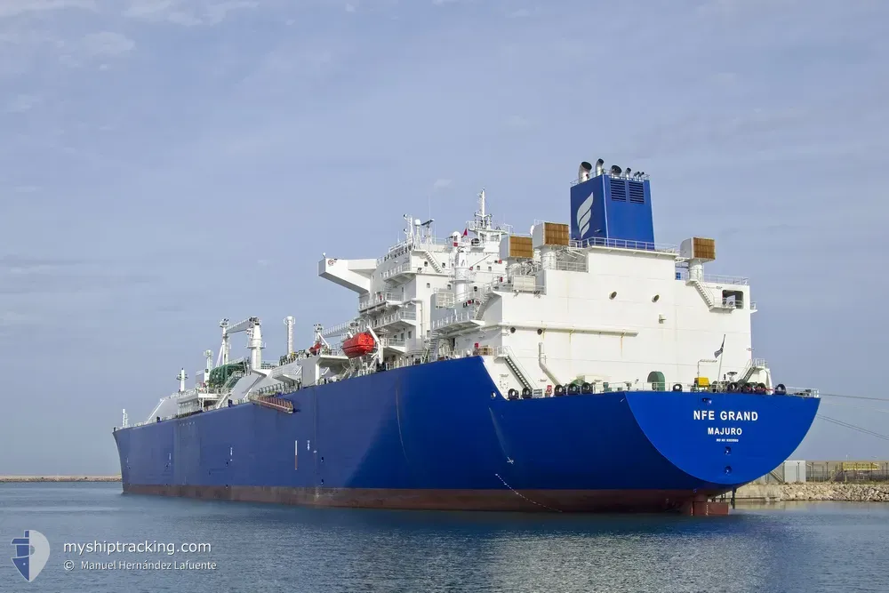 golar grand (LNG Tanker) - IMO 9303560, MMSI 538003804, Call Sign V7TH3 under the flag of Marshall Islands