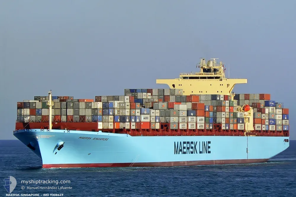 maersk singapore (Container Ship) - IMO 9308649, MMSI 563000600, Call Sign 9V5242 under the flag of Singapore